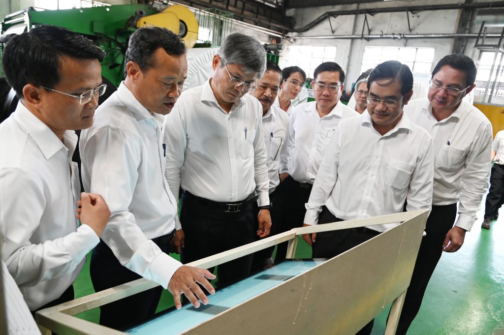 Lãnh đạo VRG thăm và làm việc tại các đơn vị sản xuất công nghiệp 